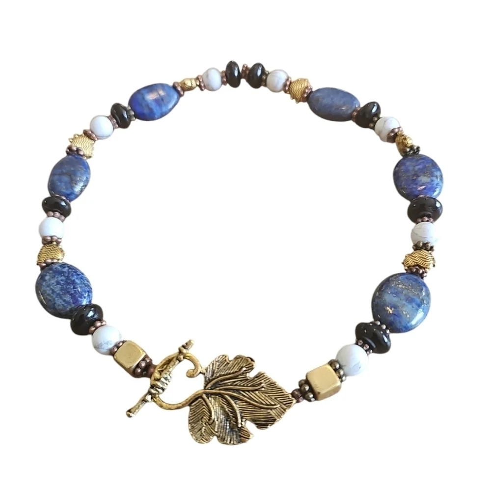 Natural stones Necklace with Lapis, Tibetian Style Leaf Toggle clasp and hearts